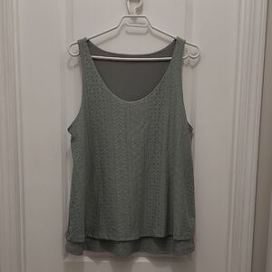 EmSleevelessery Rose Elegant Gray Top.